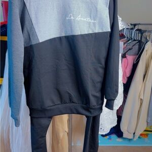 Boys Two-Tone Crewneck Sweatshirt in Black and Gray NWOT